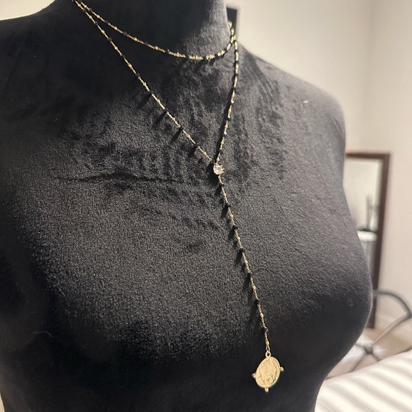 Women’s layered necklace. - Picture 3 of 5